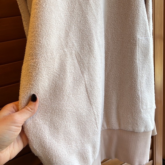 Fleece cut out shoulder sweatshirt - Picture 3 of 3